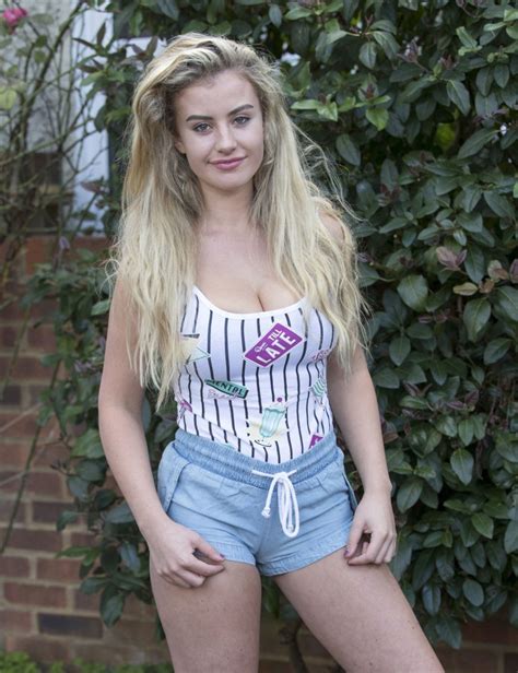 chloe ayling model